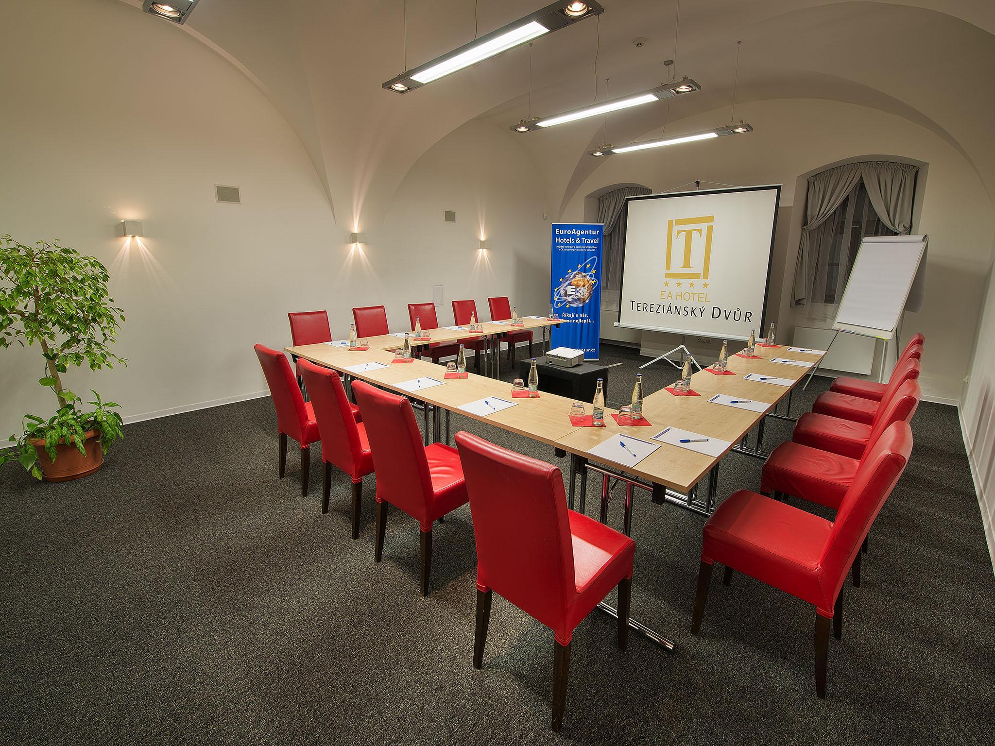 Ea Hotel Tereziansky Dvur Hradec Kralove Luaran gambar