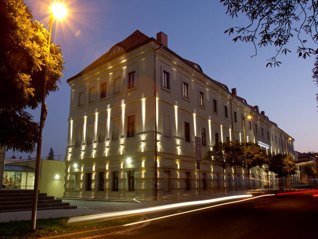 Ea Hotel Tereziansky Dvur Hradec Kralove Luaran gambar