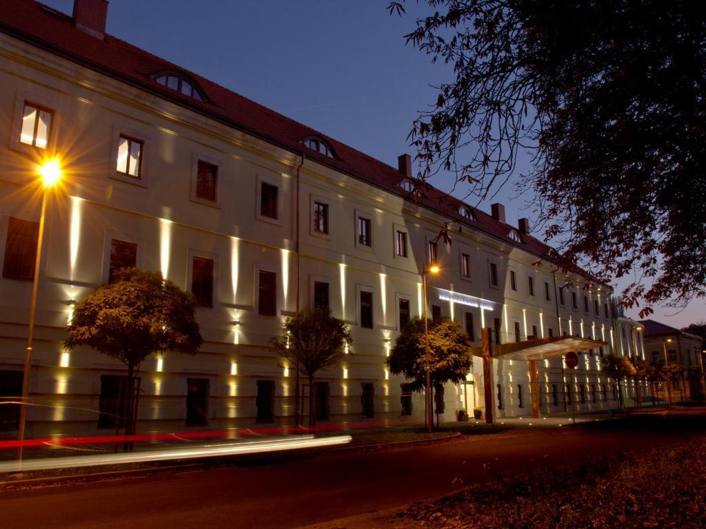 Ea Hotel Tereziansky Dvur Hradec Kralove Luaran gambar